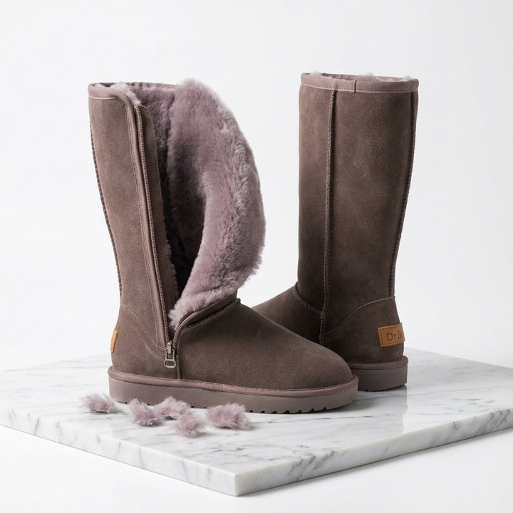 Knæhøj vinterstøvle i ruskindslook med fleece – Brun