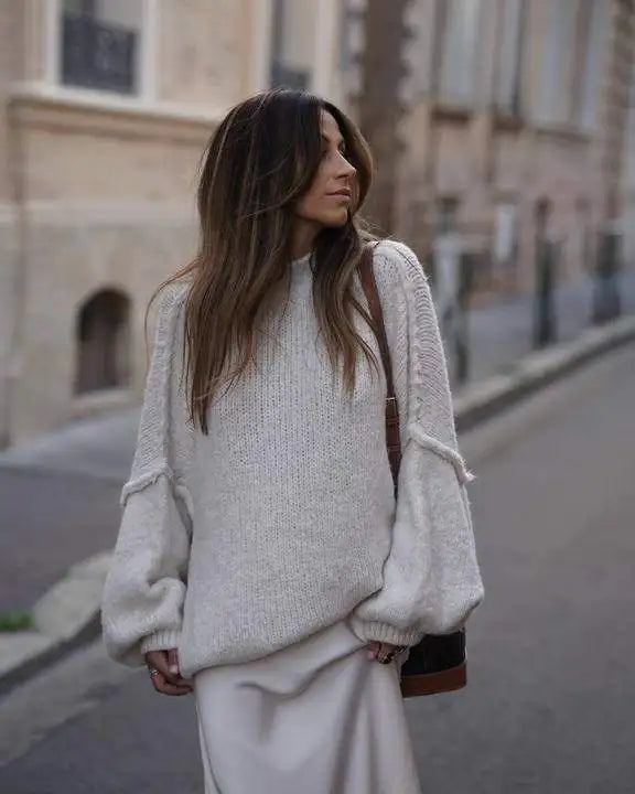 Oversized striktrøje med bishop-ærmer